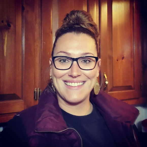 Meet your Posher, Stephanie - Picture 1 of 1